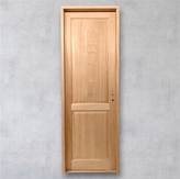 Puerta de madera Okumé 4 tableros línea recta 1 1/2 pulgada. Marco de madera. Uso interior.