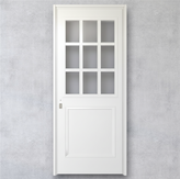 Puerta de chapa de seguridad Modelo 9 con vidrio repartido rectangular. Puerta exterior blanca de doble chapa inyectada con aislamiento térmico.