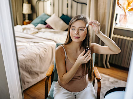 Unveiling the Secrets to Radiant Skin: The Power of Retinol,Vitamin C, and a Consistent Skincare Routine