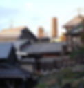 village japonais rural avec des maisons en bois
