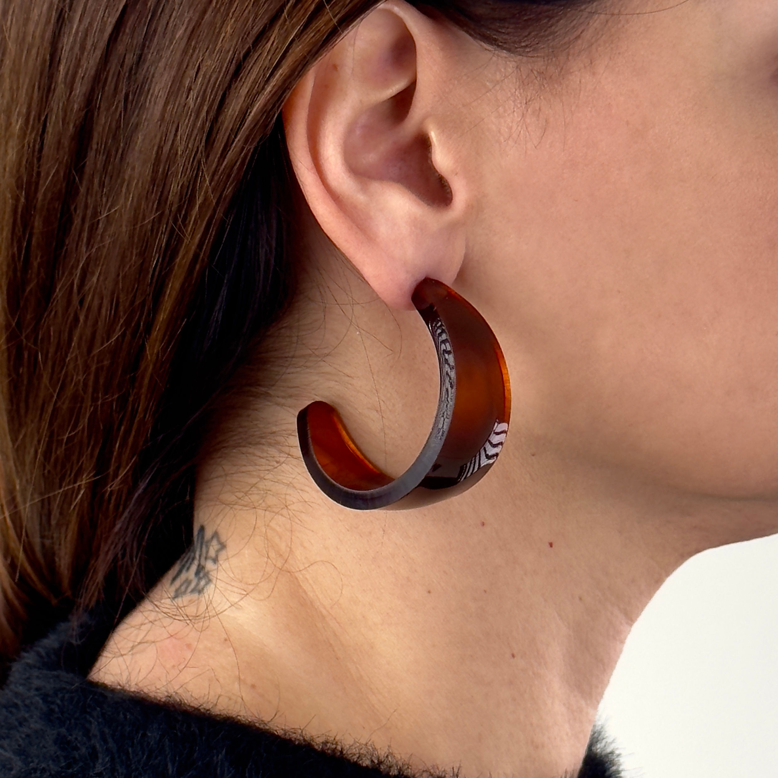 Brinco Acrílico Marrom