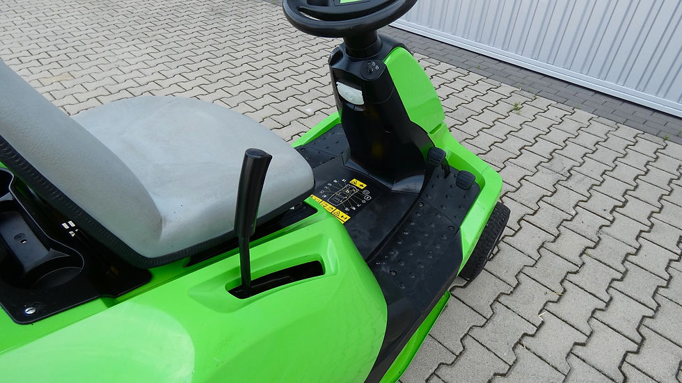 Miniatura: Traktorek kosiarka Viking R4 MR 4082 Briggs&Stratton (150705.4)