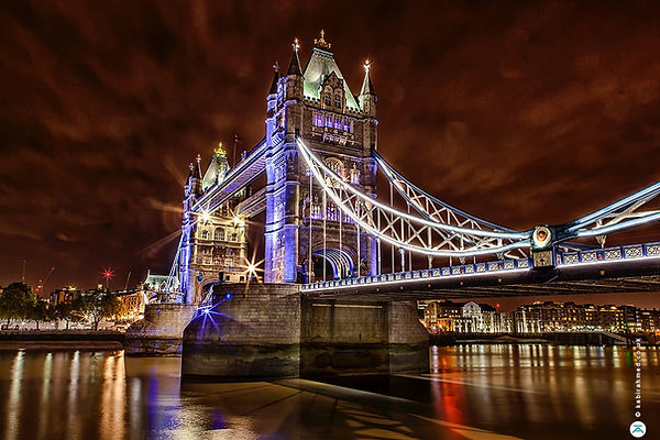 Tower-Bridge-red-sky-night-photography-.jpg