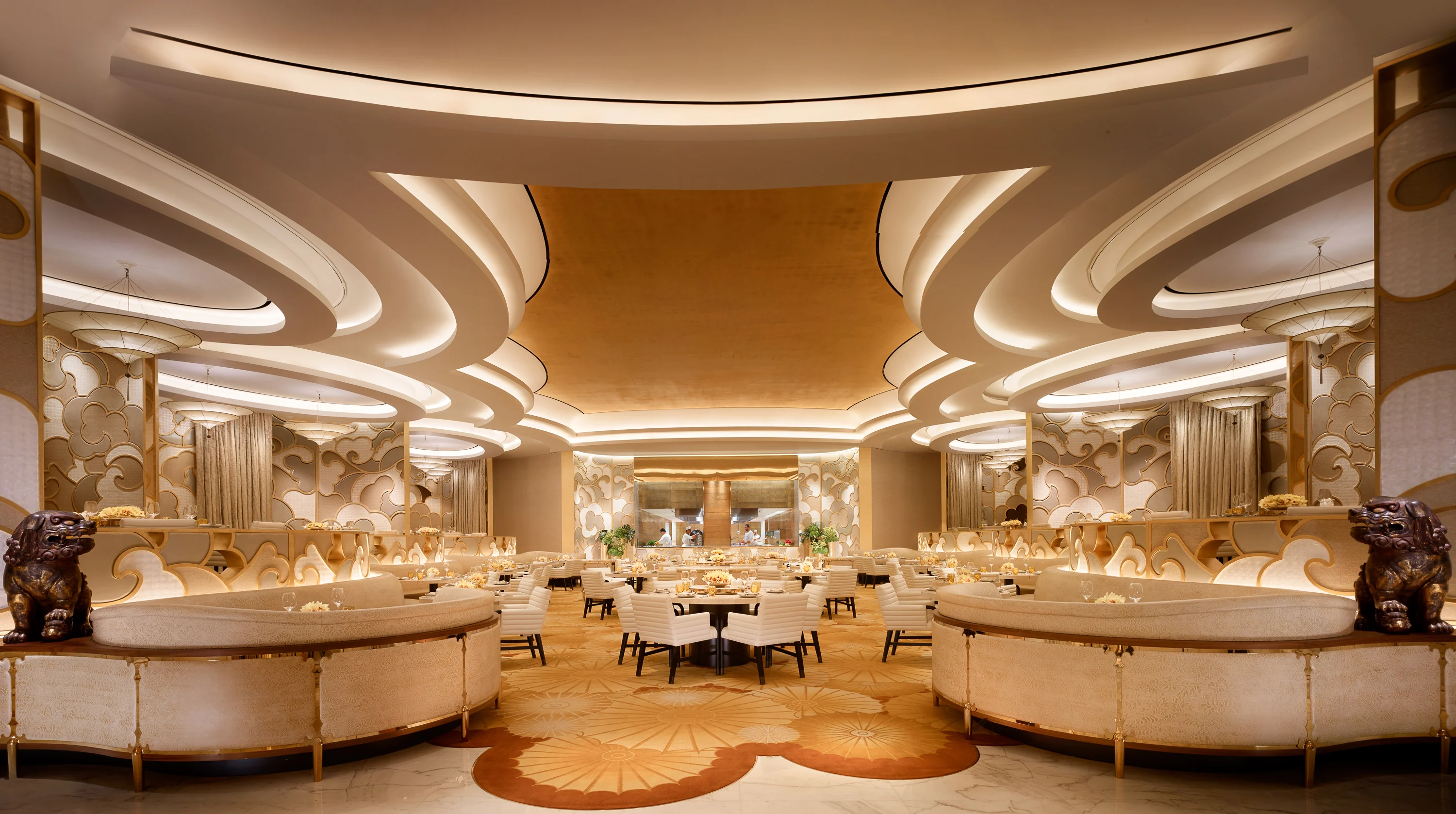 27_wynn_palace_andreas_main_dining_barbara_kraft.webp