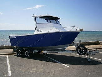 Aluminium boat painting