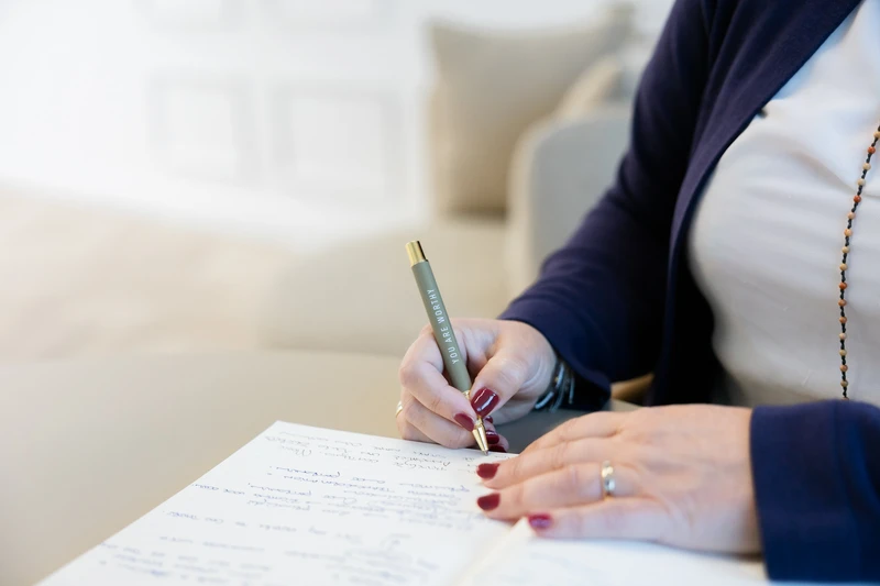 Jennifer Dekker reflecteert als onderdeel van Reset & Focus
