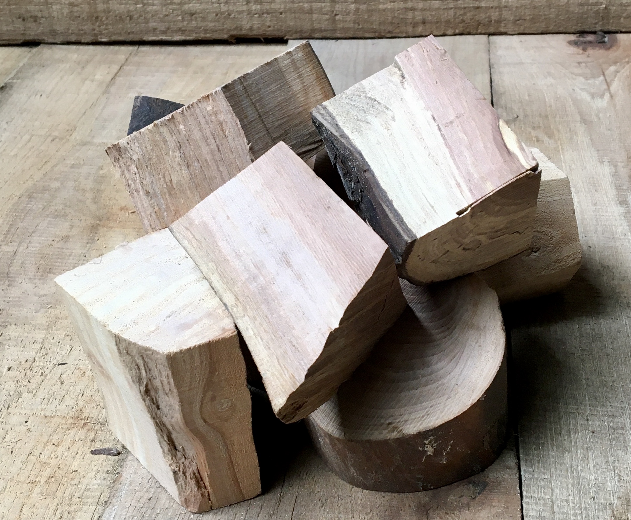 All about the different BBQ smoking Woods & flavours