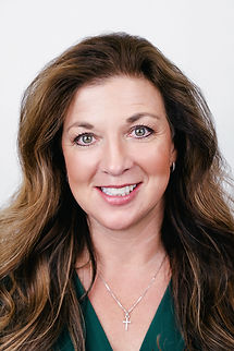 Rebecca Auer_edited_edited.png