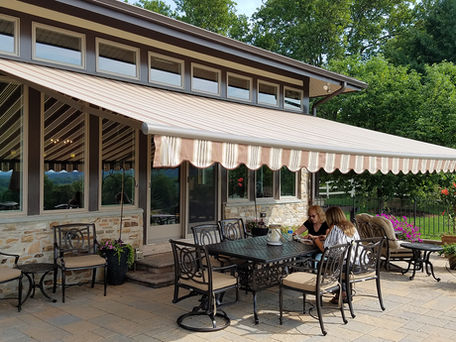 Retractable-Awnings