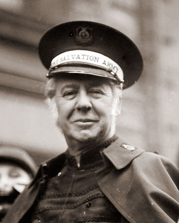 1024px-Bramwell_Booth_1910-1915.jpg