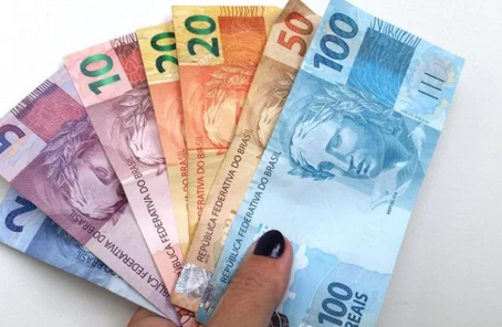 Desburocratização é a saída para reduzir custo Brasil, afirmam especialistas