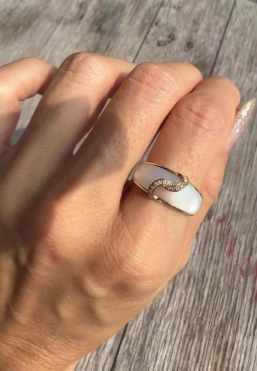Thumbnail: Natural Mother of Pearl Diamond Ring in 18K Gold