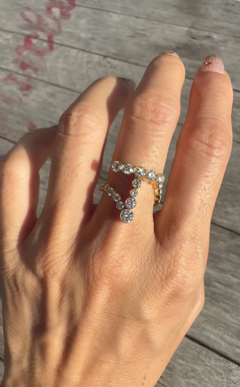 縮圖：Initial T Diamond Ring in 18K Gold