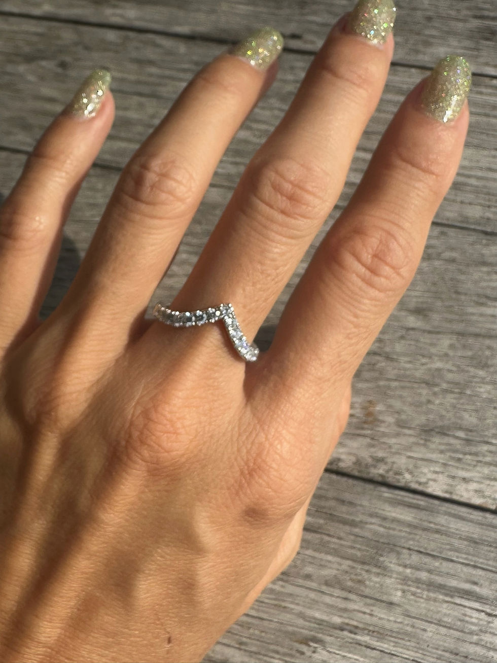 縮圖：V shape Pave Diamond Ring in 18K Gold