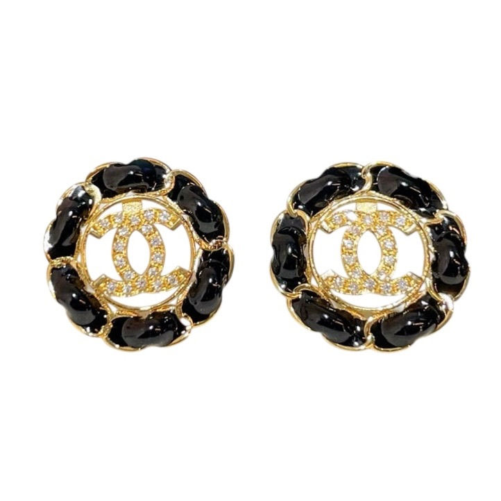 縮圖：Enamel Double C Diamond Stud Earrings in 18K Yellow Gold