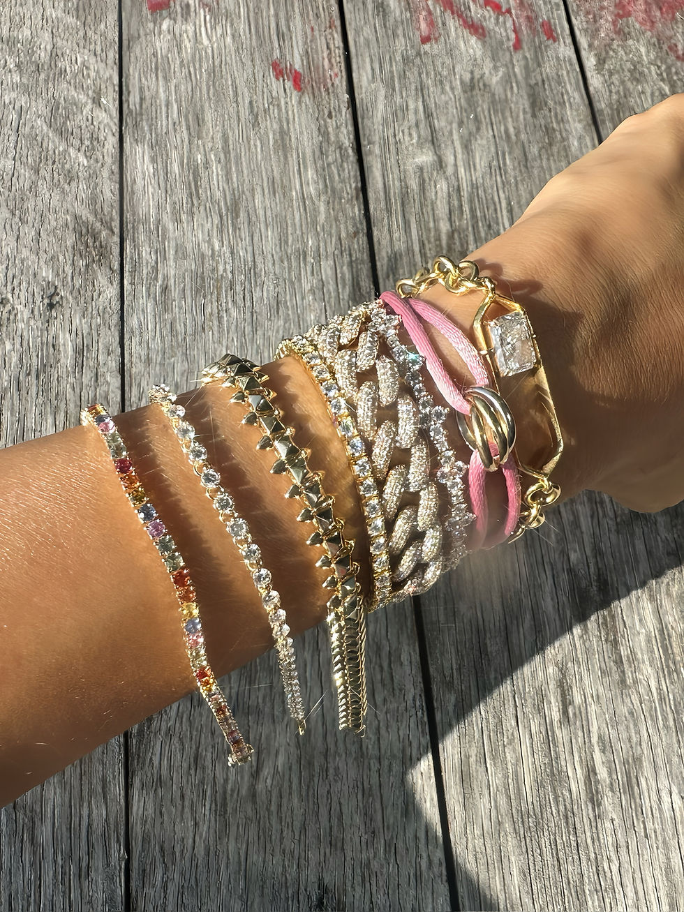 縮圖：Floating Diamond Bracelet in 18K Gold