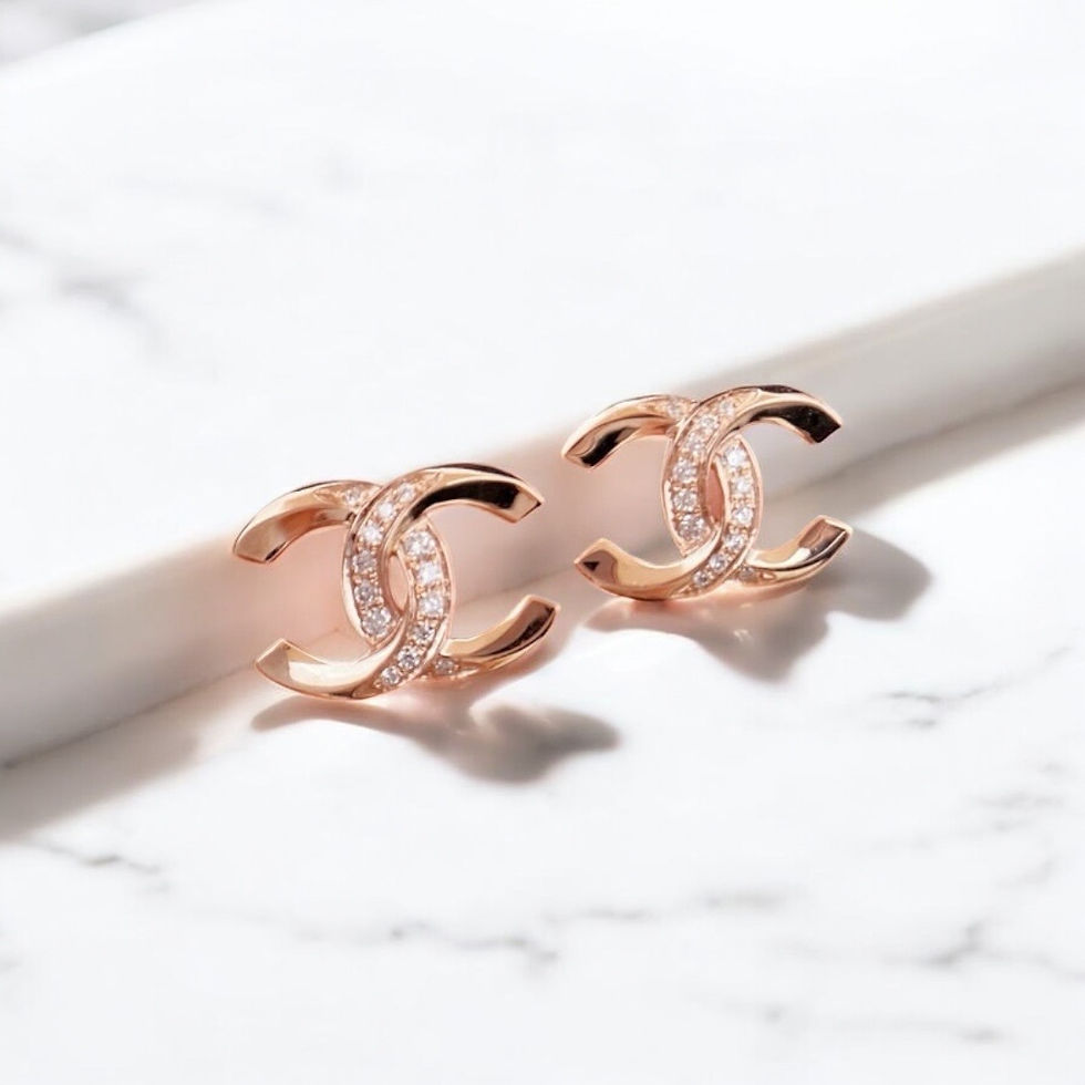 縮圖：Double C Diamond Studs Earrings in 18K Gold