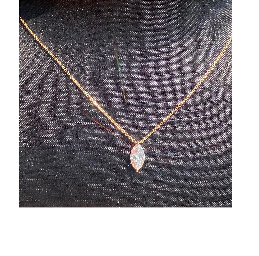縮圖：Marquise Lab Grown Diamond Solitaire Pendant in 18K Gold