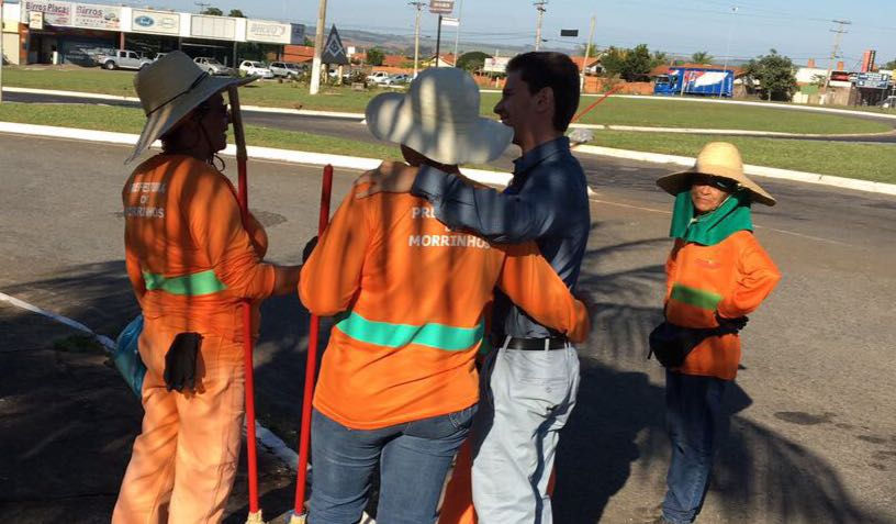 Vereador parabeniza os servidores pelo empenho e grande trabalho prestado ao Município de Morrinhos.