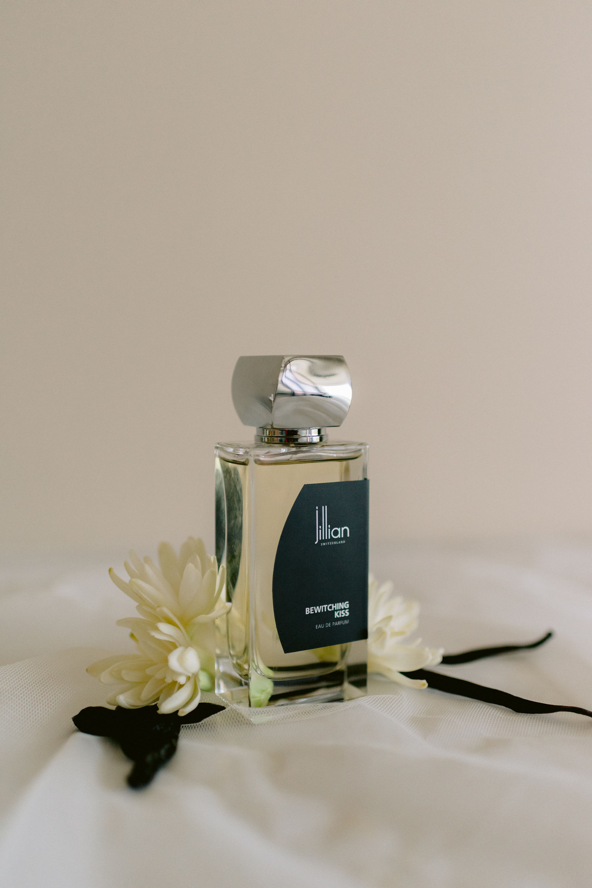 Bewitching Kiss Jillian Switzerland perfume