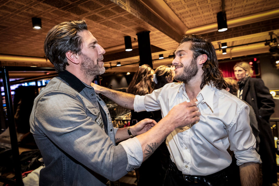 Swedish pop artist, Benjamin Ingrosso, on tour in the US, 2025. Meeting with the former NYR goalie, Henrik Lundqvist.