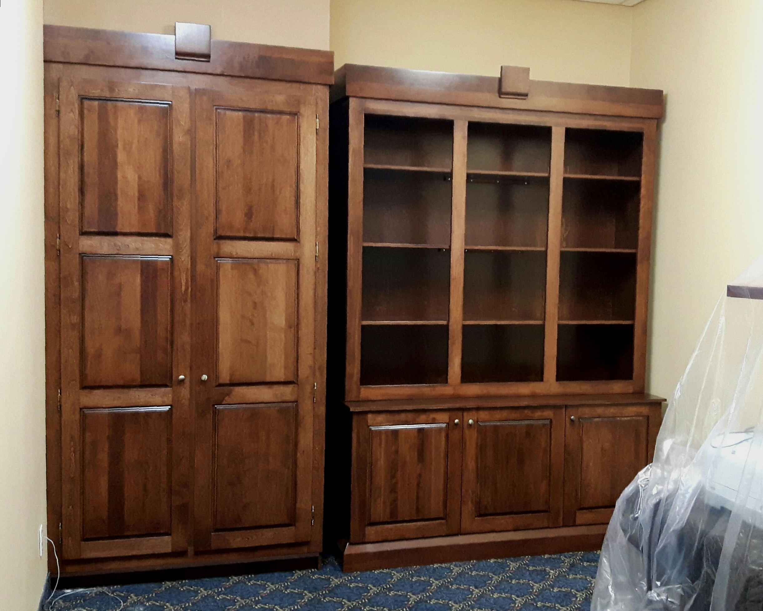 Armoire et bibliothèque