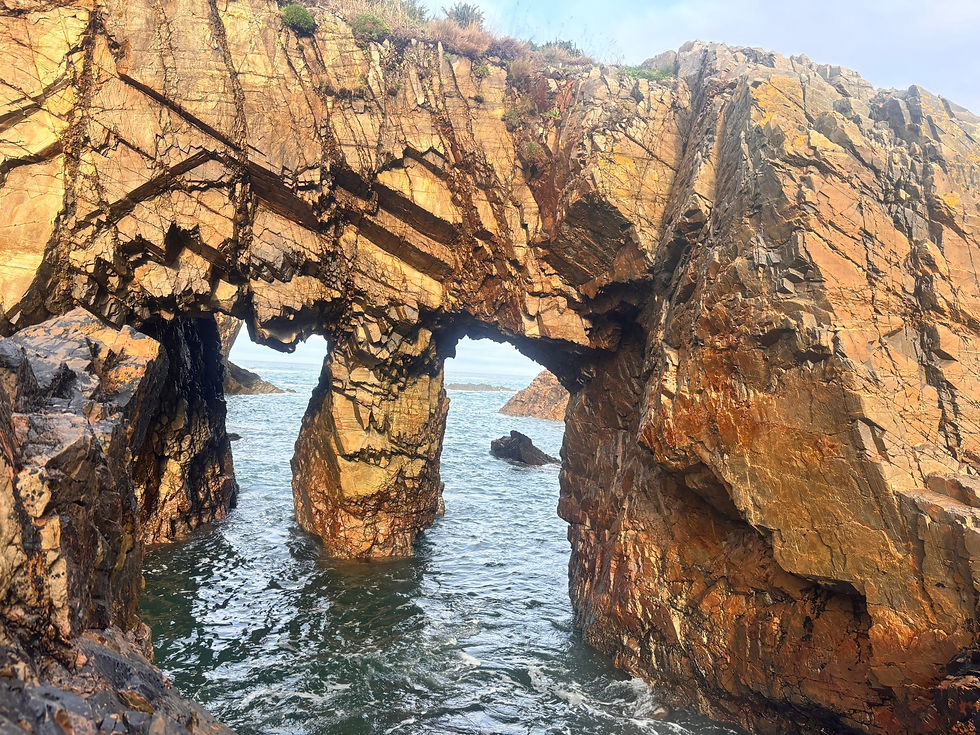 Playa de Cuevas del Mar, Asturias