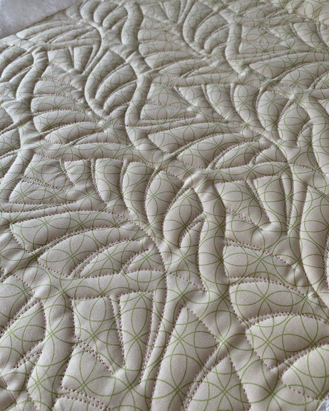 Longarm Quilting | Grayscale Quilt Co