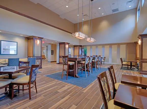 lobby-area-c-4200x2800-300dpi.webp
