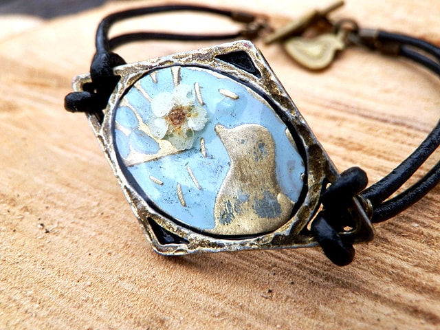 ペールブルーシルエット　鳥と花のブレス