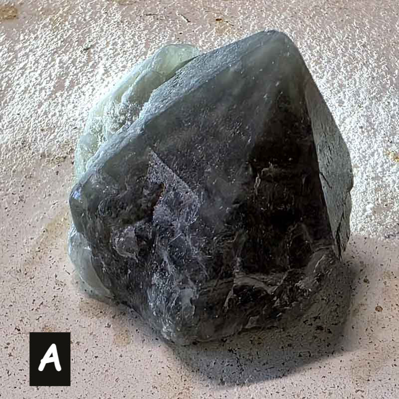 サムネイル： お部屋にパワースポット！置物・スモーキーエレスチャルクォーツクラスター