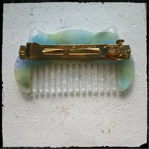 押し花のネコ型コームのバレッタ