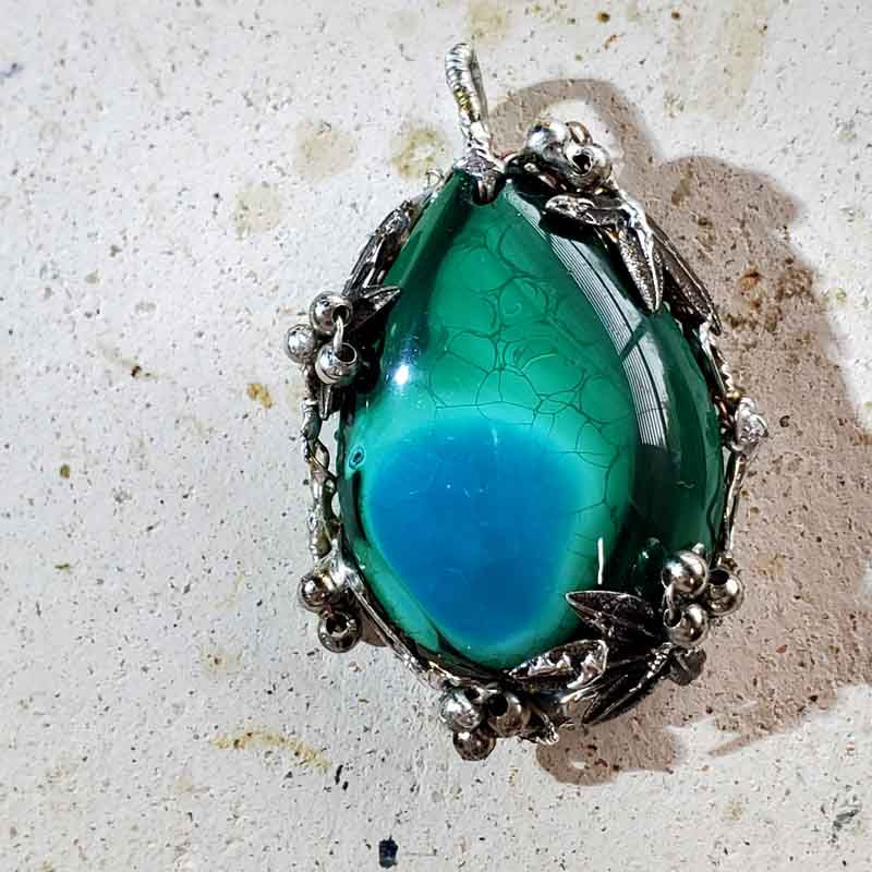 クリソコラマラカイトのペンダントトップ