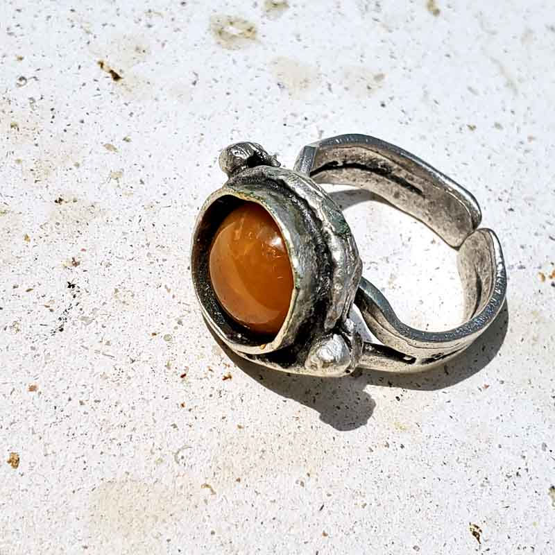 サムネイル： 光る石！北海道登別産・蛍光オレンジオパールのリング