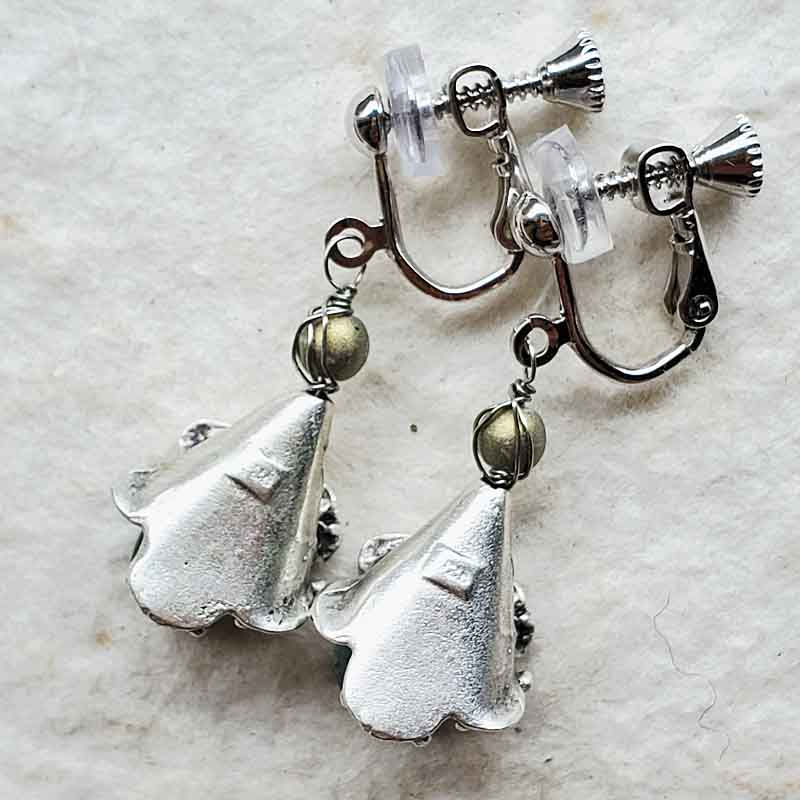 サムネイル： 雨のしずくのようなモスアクアマリンイヤリング