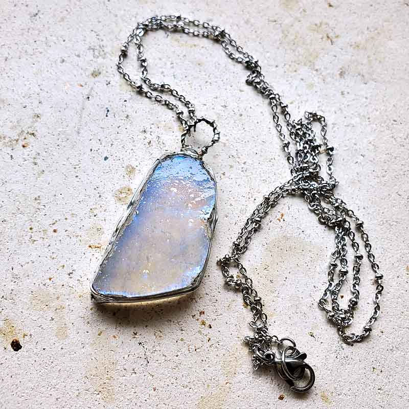 サムネイル： 蒼い月の欠片・ブルームーンストーンペンダント