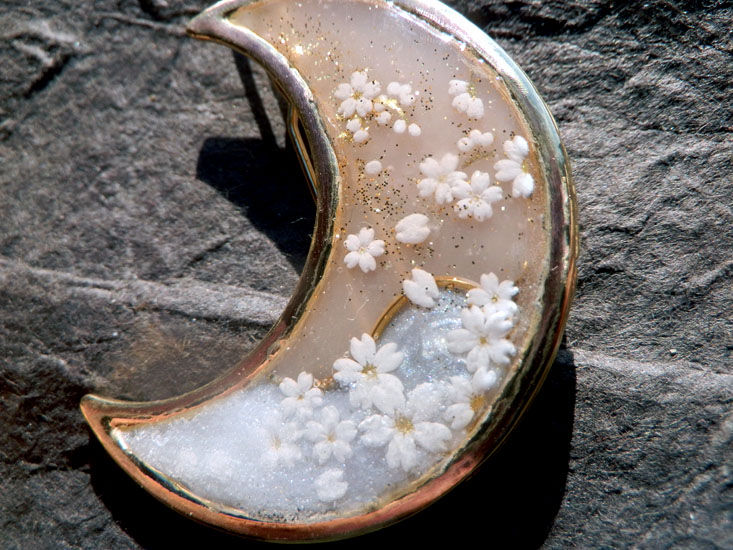 桜舞う三日月のヘアピン＊桜に名残雪