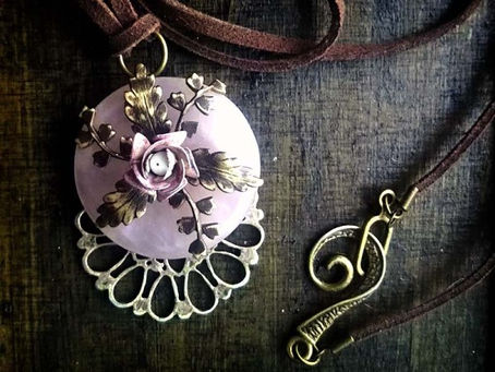 薔薇ｘ２　薔薇の花咲く薔薇の石～ローズクオーツペンダント