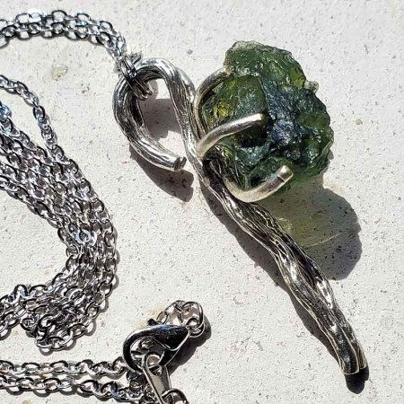 モルダバイトペンダント