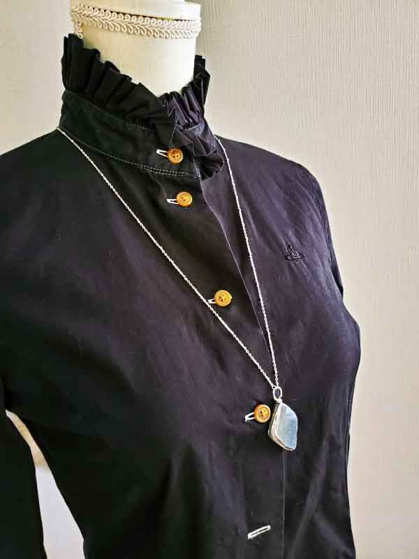 サムネイル： 蒼い月の欠片・ブルームーンストーンペンダント