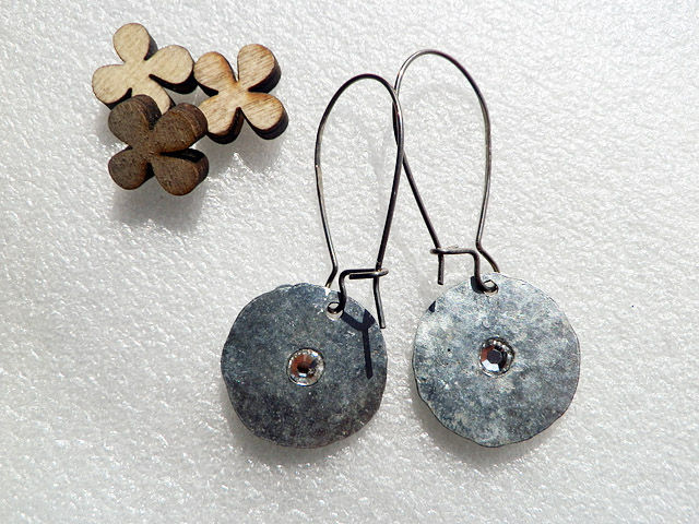 サムネイル： アートピアス～チューリップシルエット