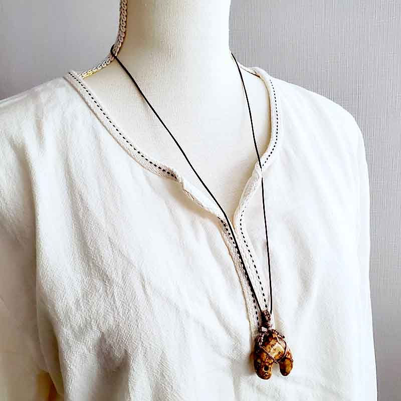 サムネイル： 飛龍勾玉ペンダント2種・【大和光石】【姫川薬石】