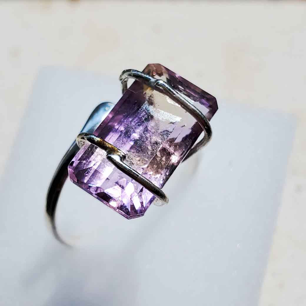 透明度が高くバイカラーも美しいアメトリンシルバーリング