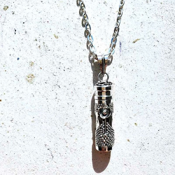 バリシルバーネックレス