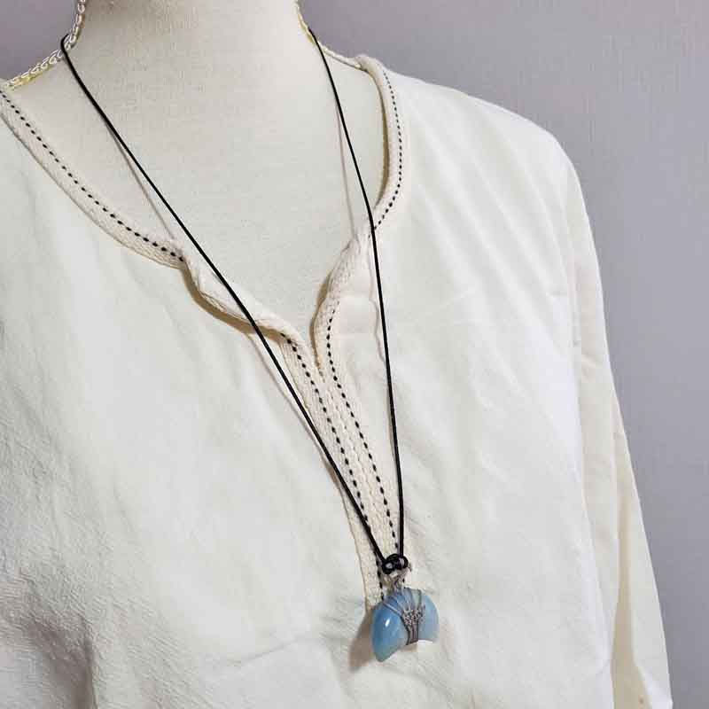 サムネイル： 妖精の石・トロレアイトペンダントM～青い三日月