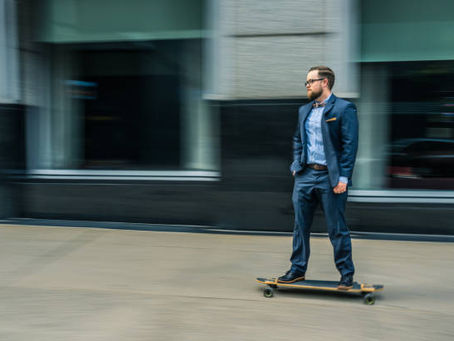 Quem vai realizar o trabalho dos mais jovens se os 50+ estão ficando fora do mercado de trabalho?