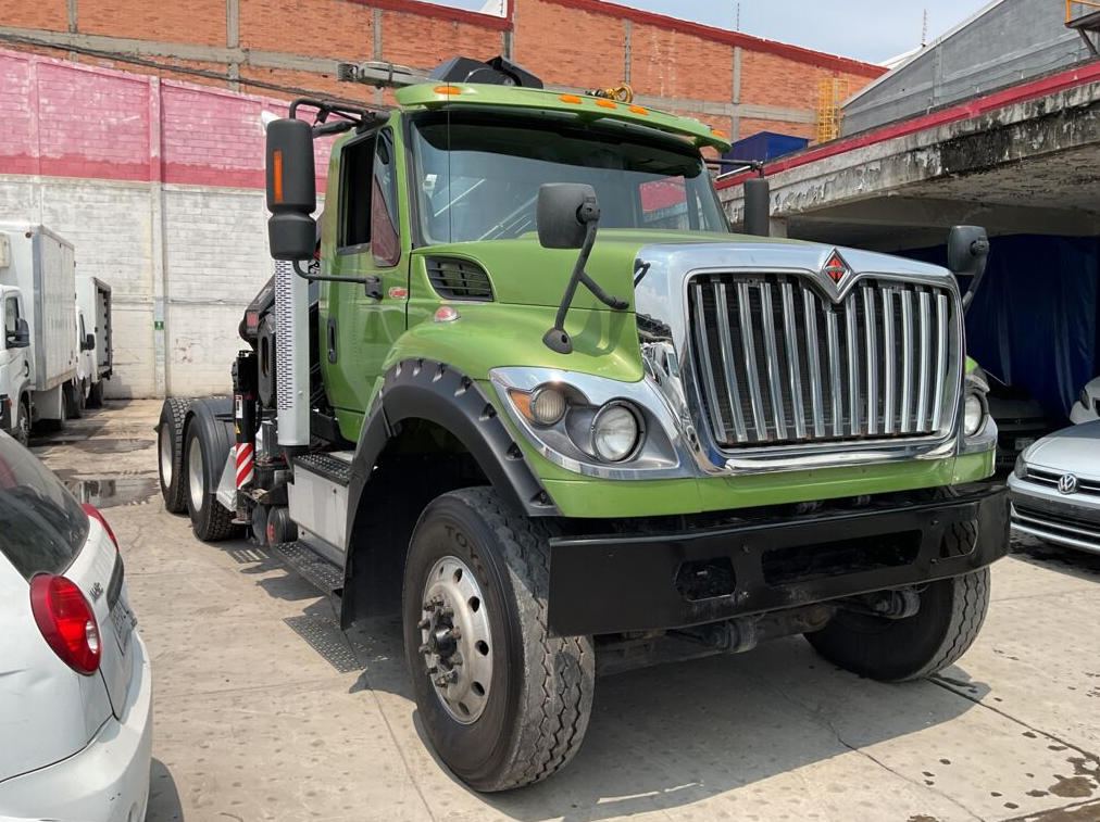 International 7600 SBA 6X4