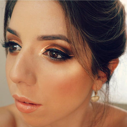 מדריך איפור ללוק זוהר במיוחד