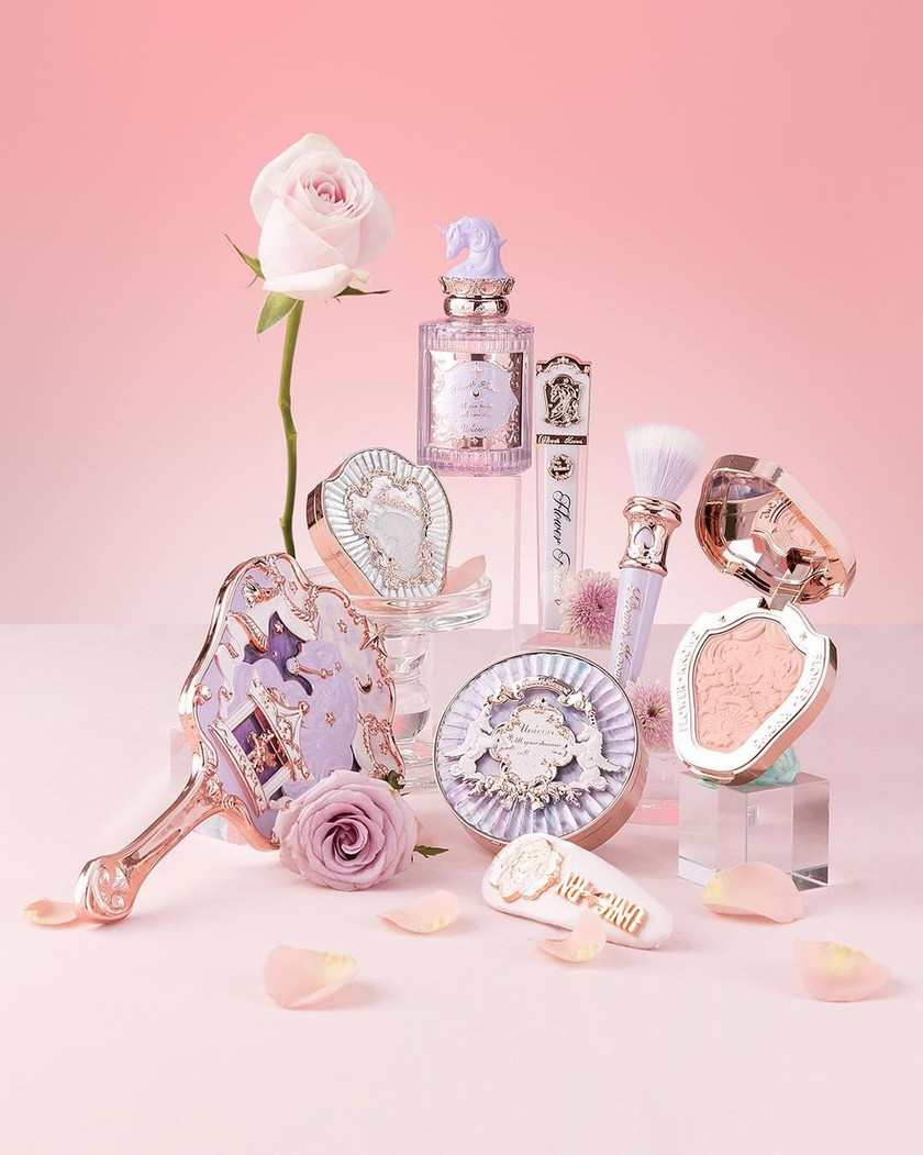 Unicorn Series Embossed Pressed Setting Powder from Flower Knows is a