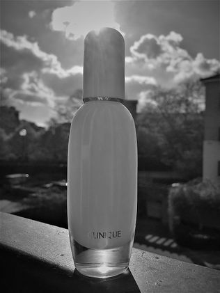 Perfume of the week... Aromatics in White